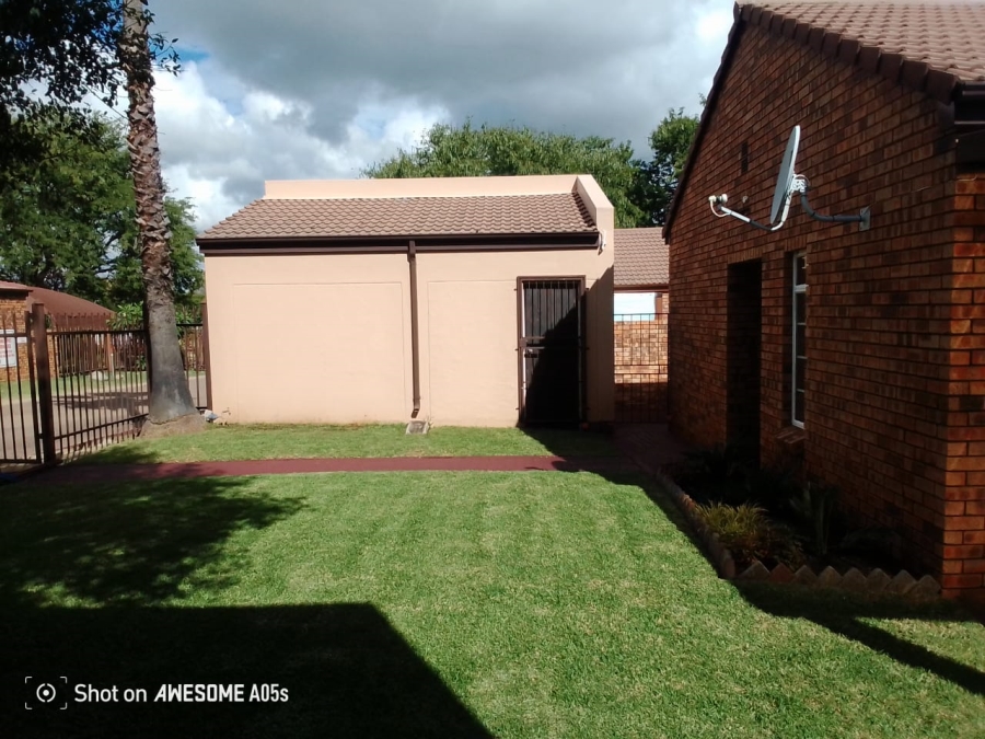To Let 3 Bedroom Property for Rent in Elandsrand North West